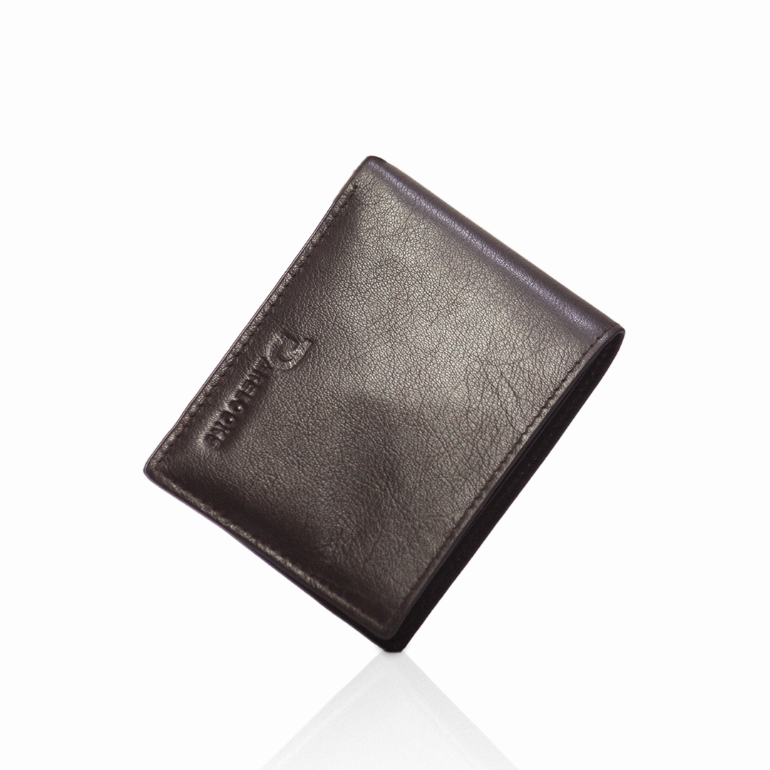 Stylish DareLooks leather wallet in brown with 7 spacious compartment