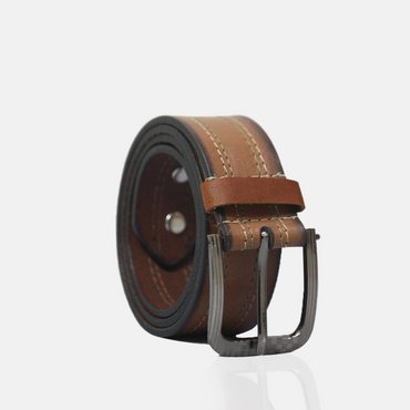 "Add a touch of elegance with the Darelooks Leather Belt, with a classic buckle. Ideal for both formal and casual