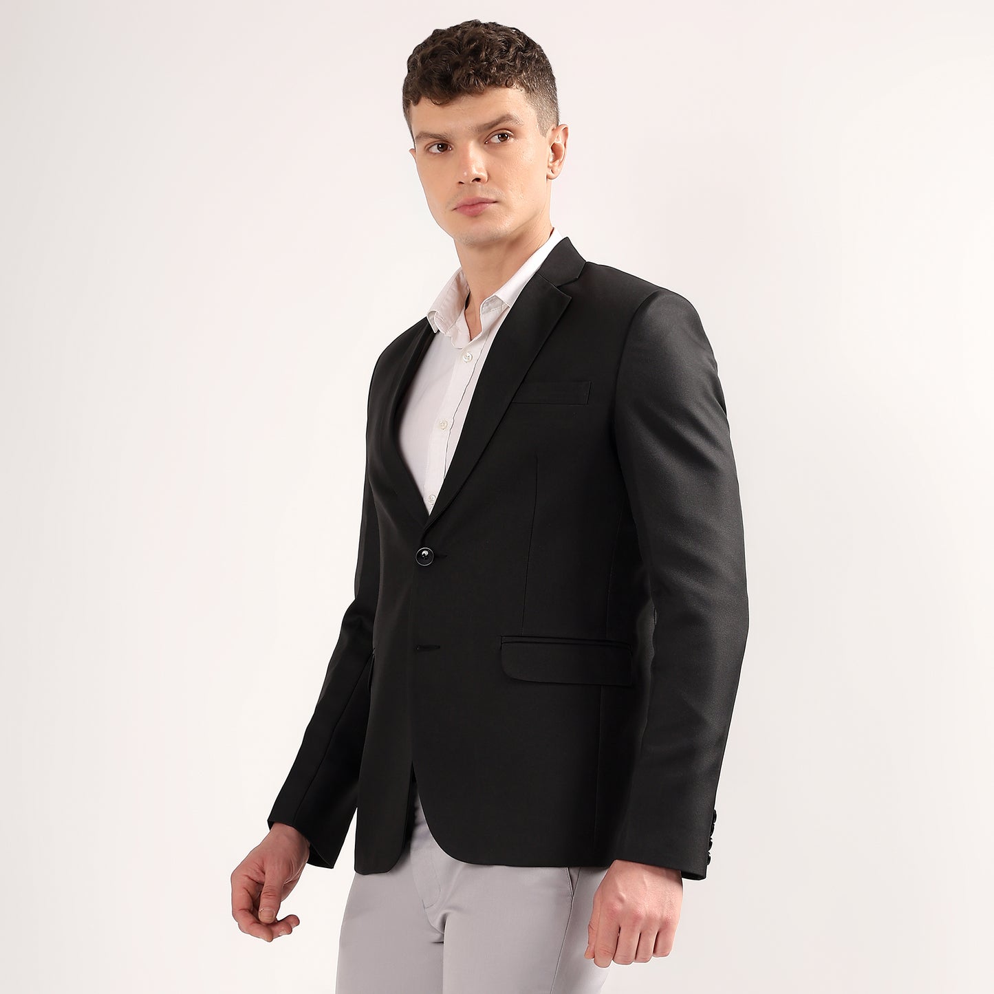 Folded Darelooks men's blazer in black elegant and minimal perfect for any modern wardrobe