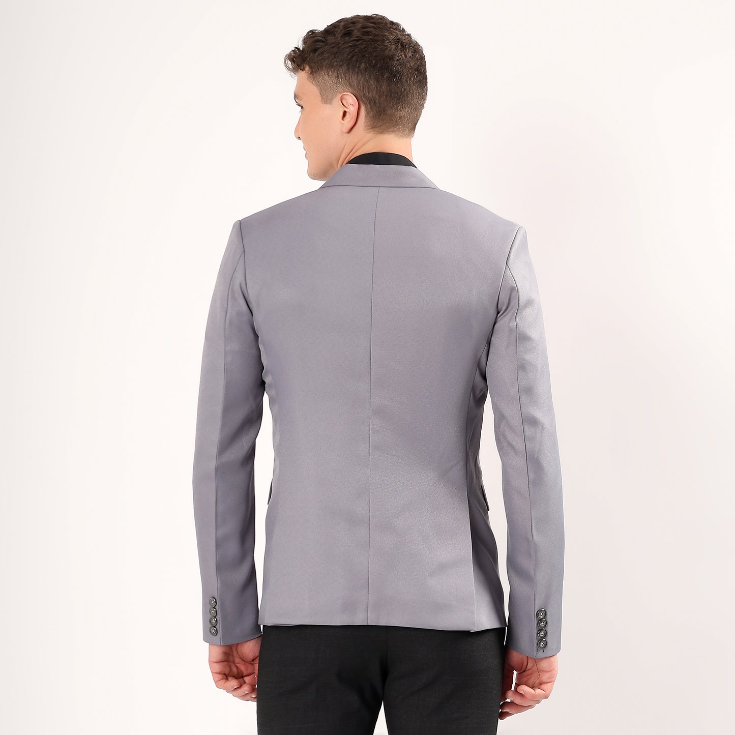 Close-up of Darelooks Spanish grey blazer features 5 pocket system and neat seam detailing