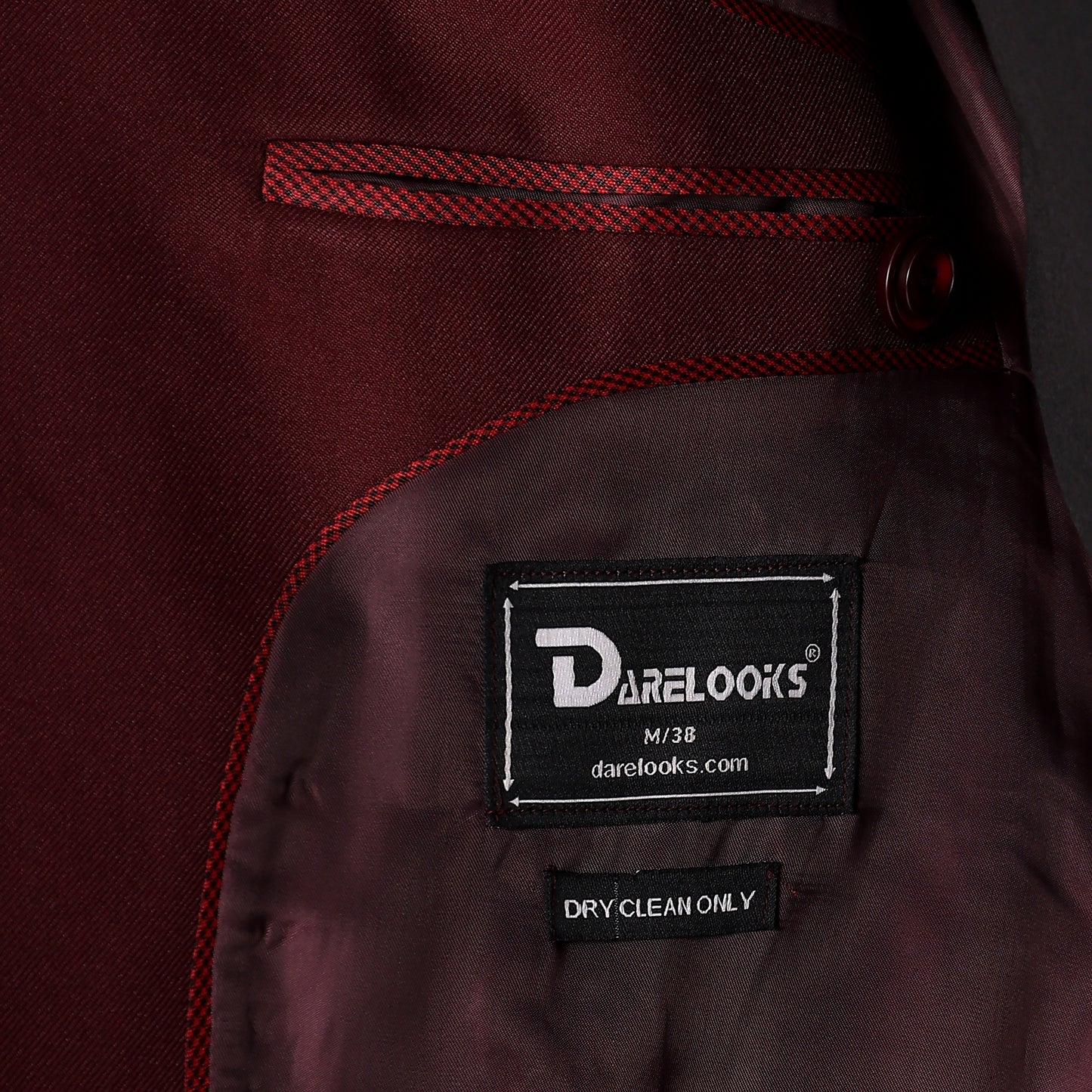 Classic notch lapel close up on Darelooks wine blazer elegant structure and smooth finishing