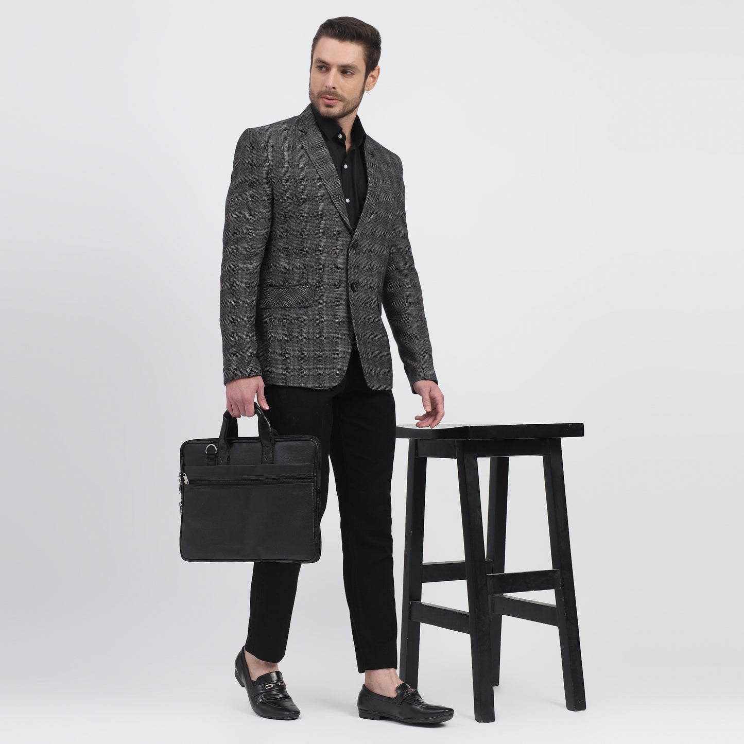 The perfect blend of tradition and trend DareLooks check black tweed blazer
