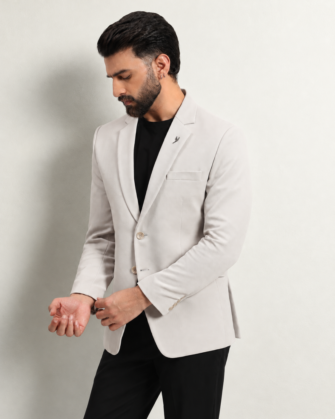 Men’s Off-White Stretchable Casual Blazer – Elegant Modern Style
