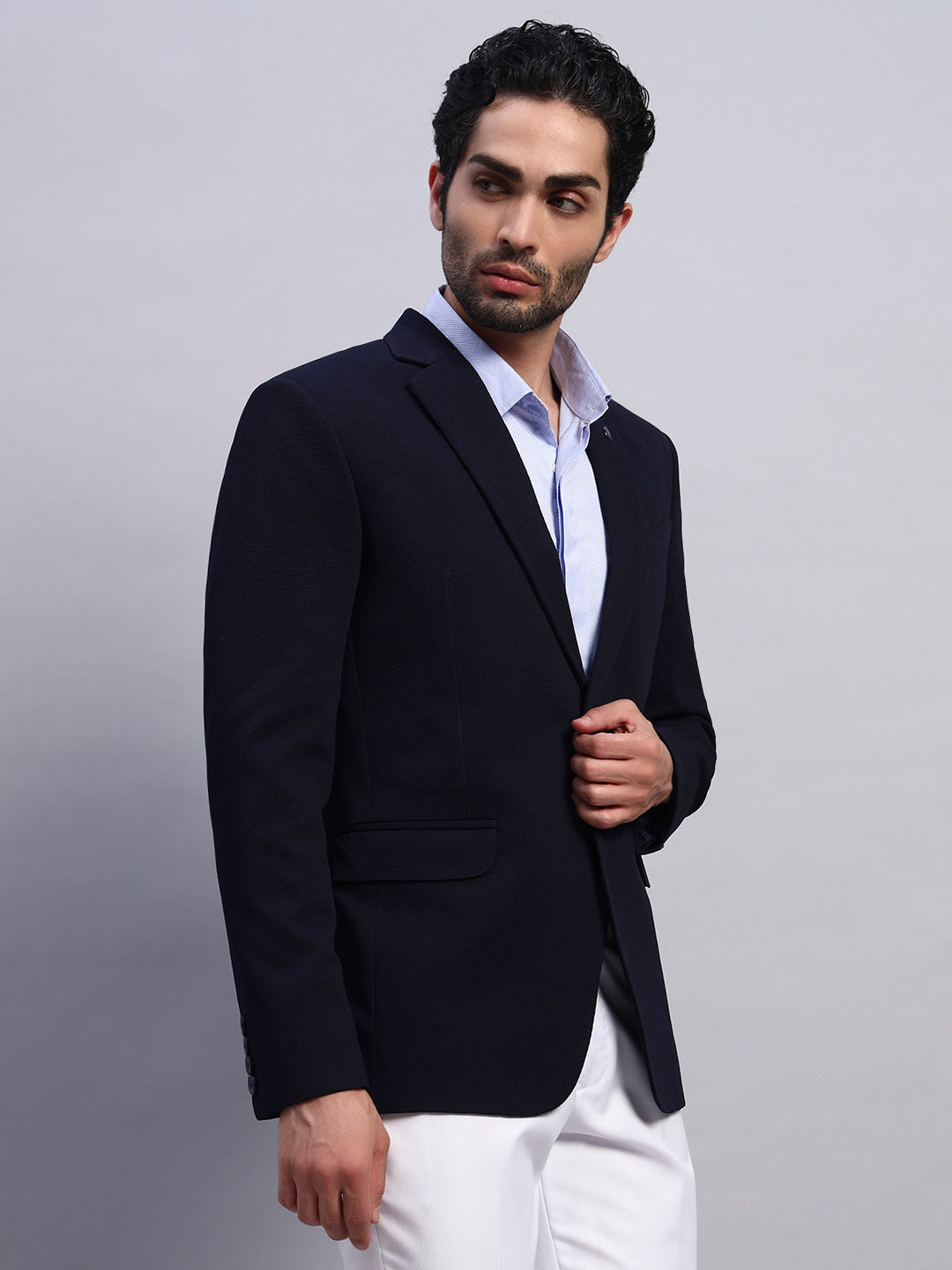 Smart motion styling with navy stretch blazer