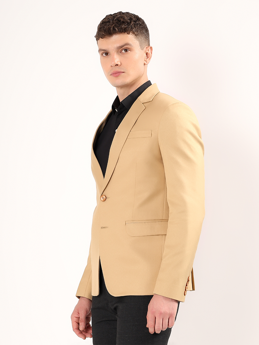 Refined tailoring and premium finish of yellow blazer