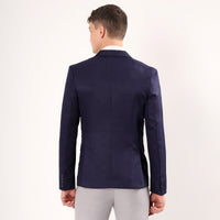 Detailed view of sharp notch lapel  adds timeless appeal to Darelooks men's navy blazer